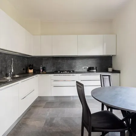 Homeby, Casa Giulia Mediolan